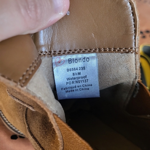 EUC Blondo Irving Waterproof Wedge Bootie Camel Tan Suede Size 8.5 - Picture 10 of 11